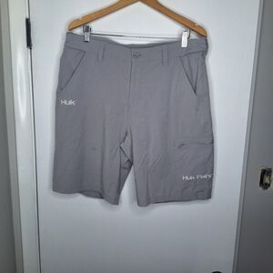 Huk Shorts Mens Large Gray Cargo Hybrid Fishing Performance Stretch Outdoor